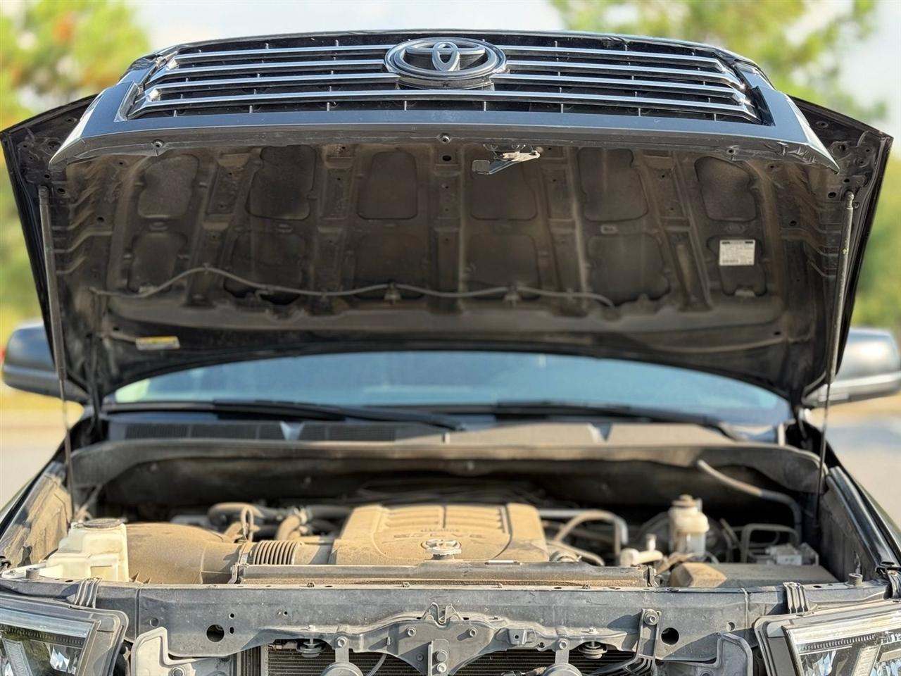 Toyota Sequoia  2021