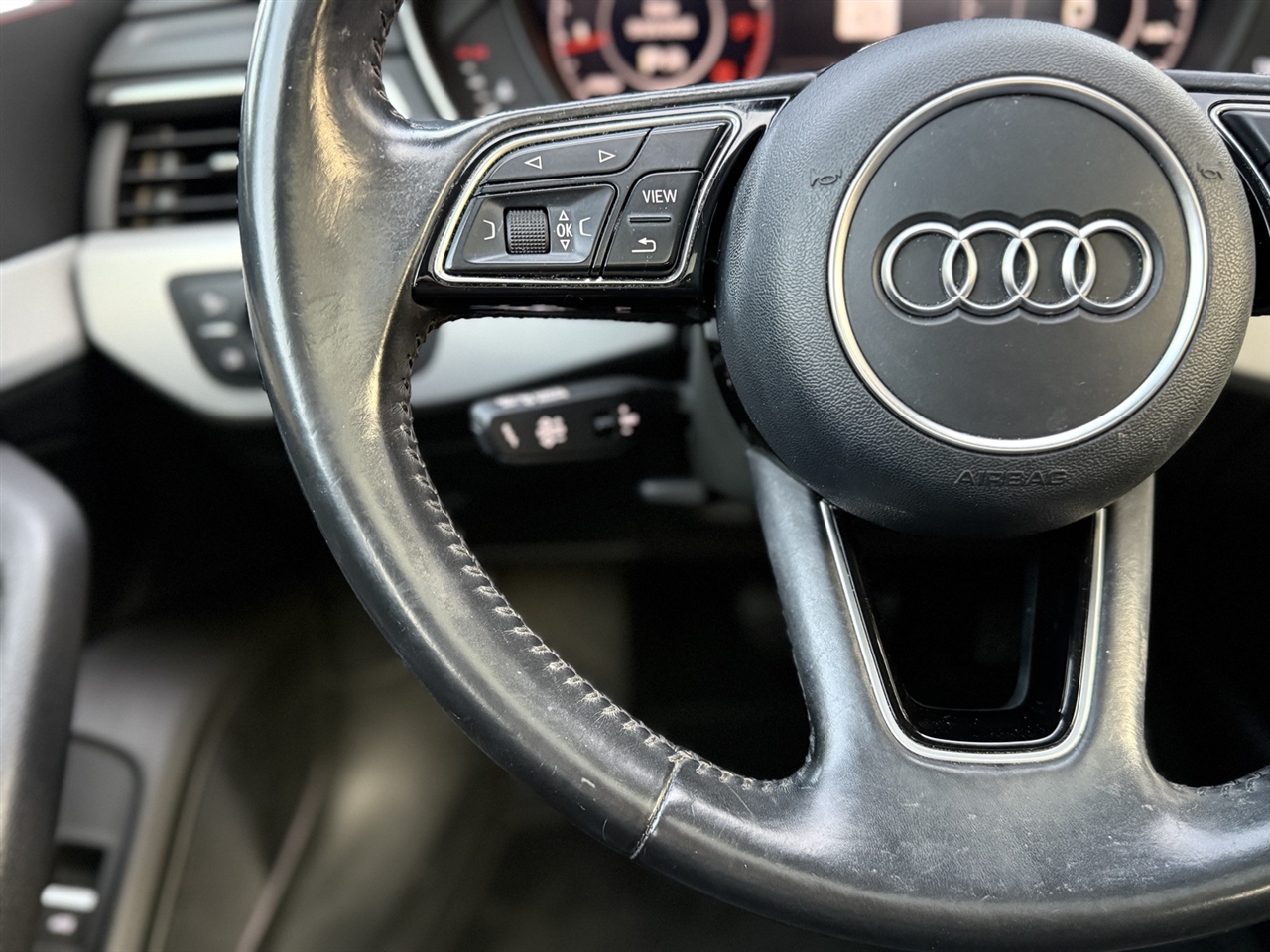 Audi A4  2017 Audi A4  2017