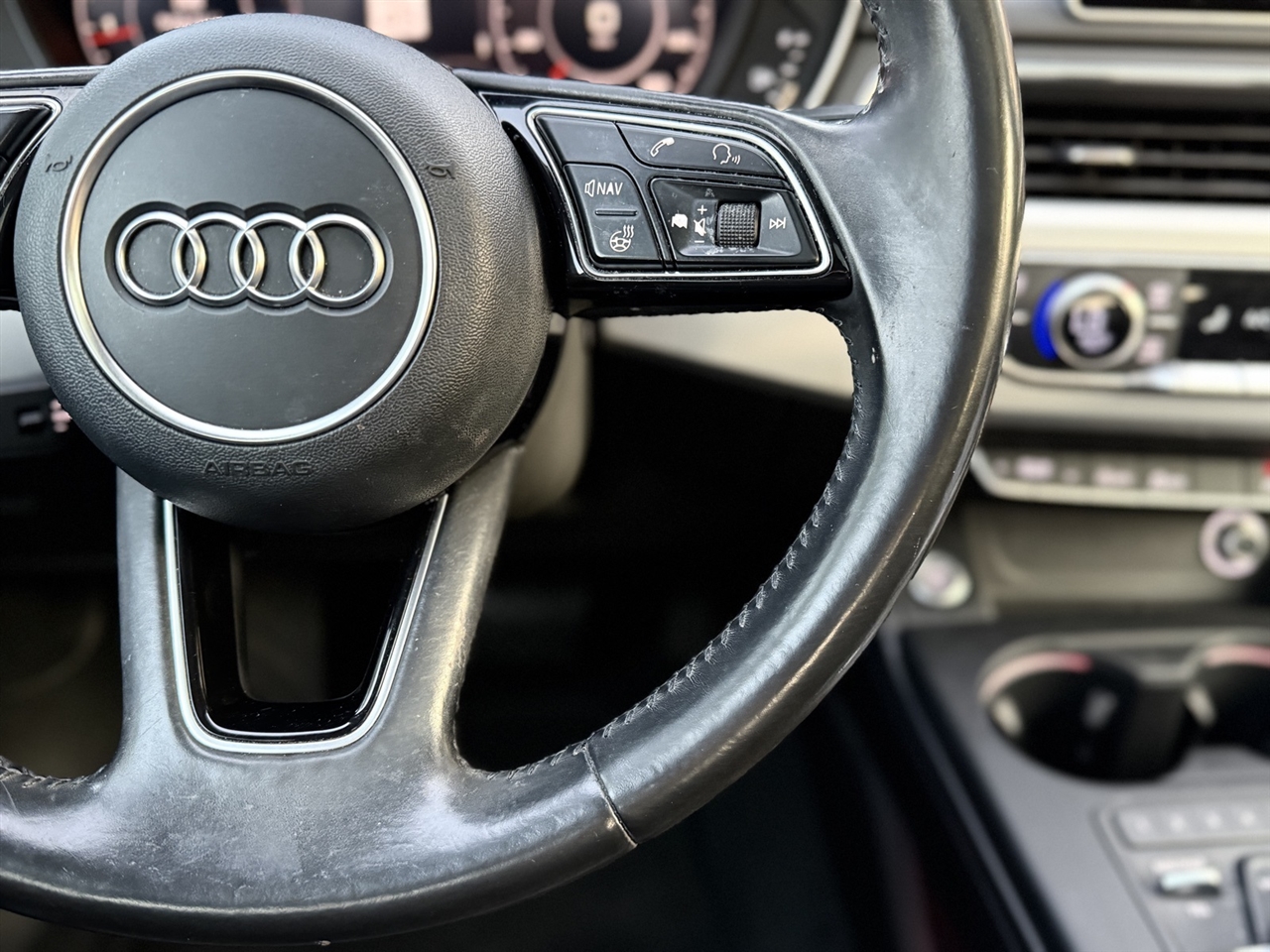 Audi A4  2017 Audi A4  2017
