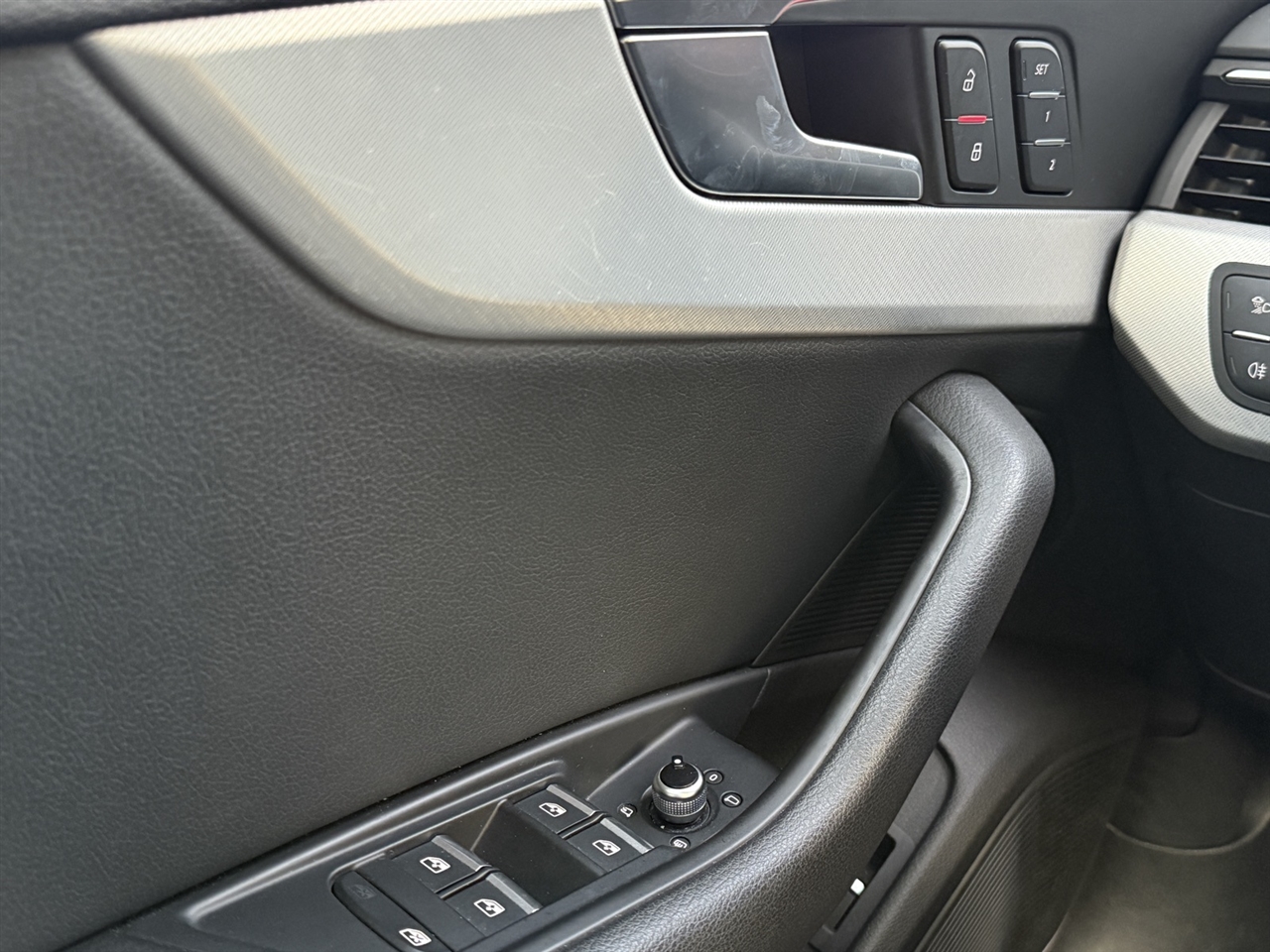 Audi A4  2017 Audi A4  2017