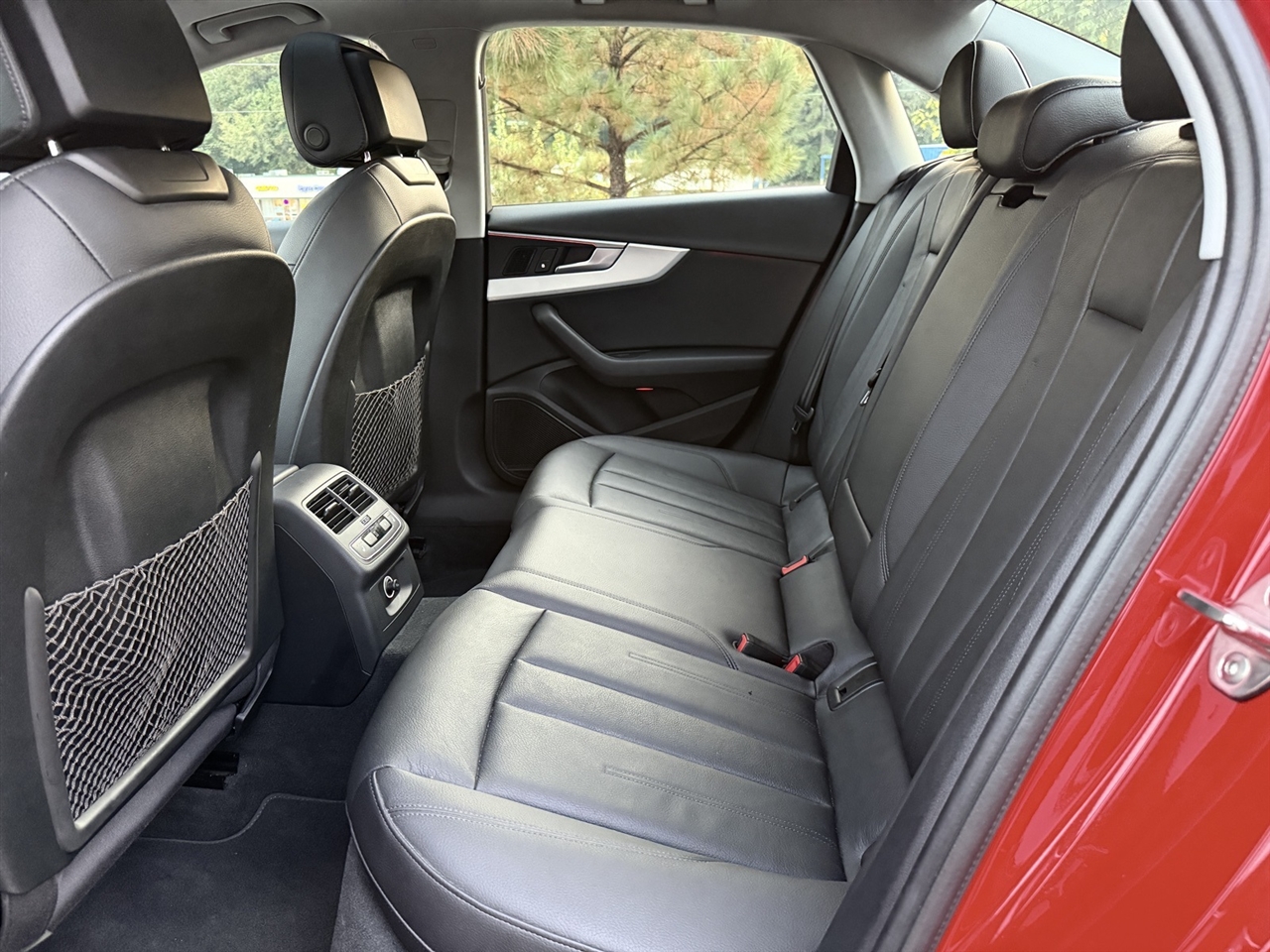 Audi A4  2017 Audi A4  2017