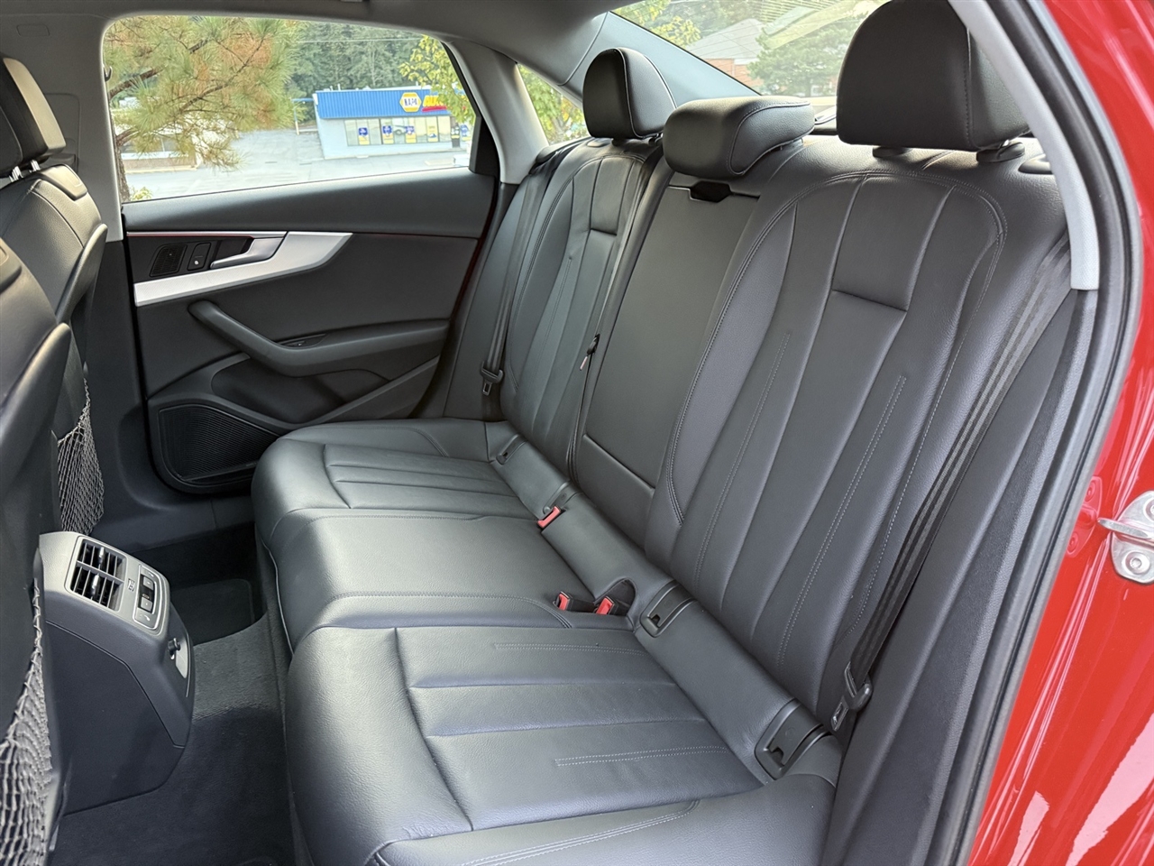 Audi A4  2017 Audi A4  2017