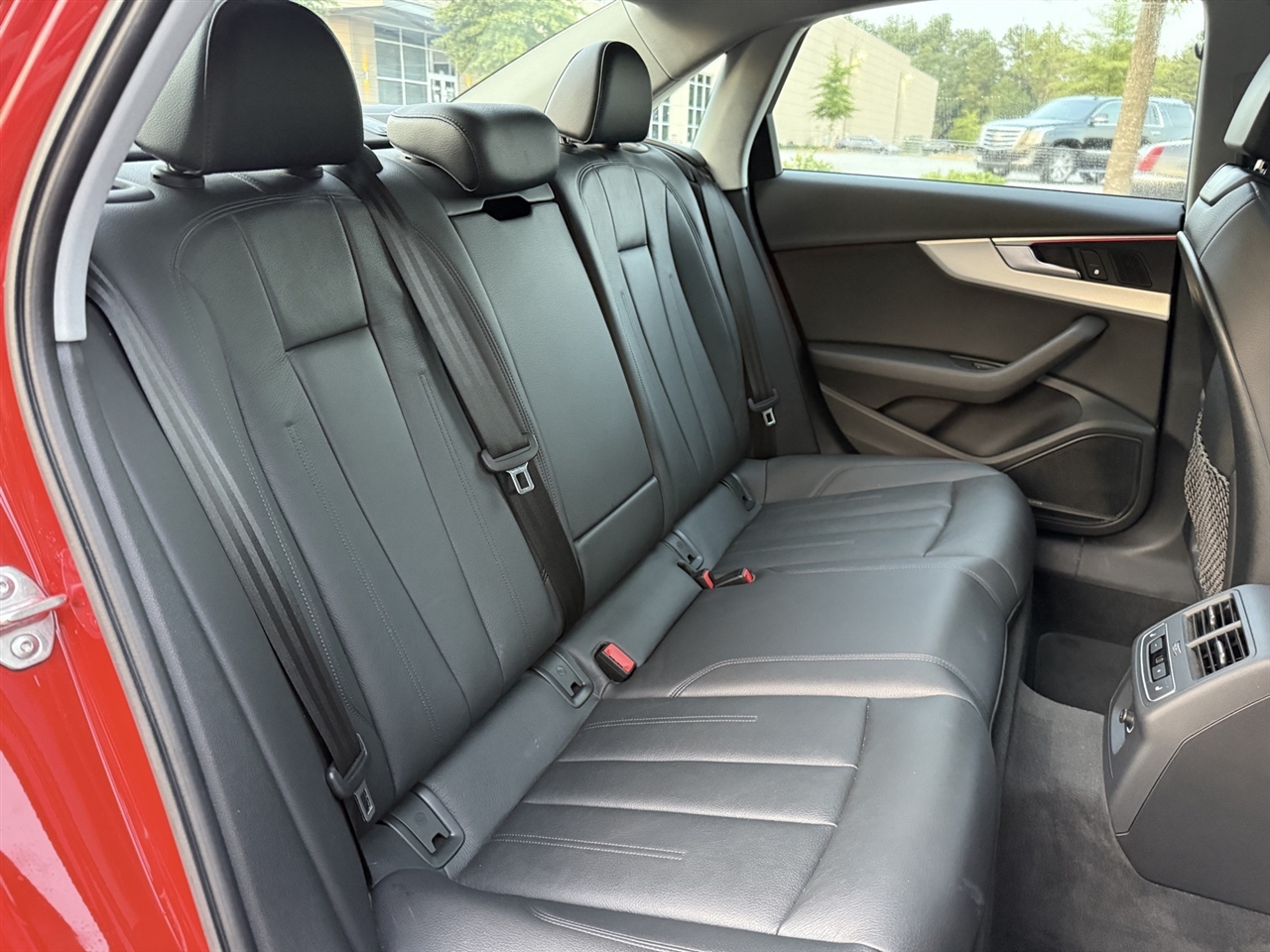 Audi A4  2017 Audi A4  2017