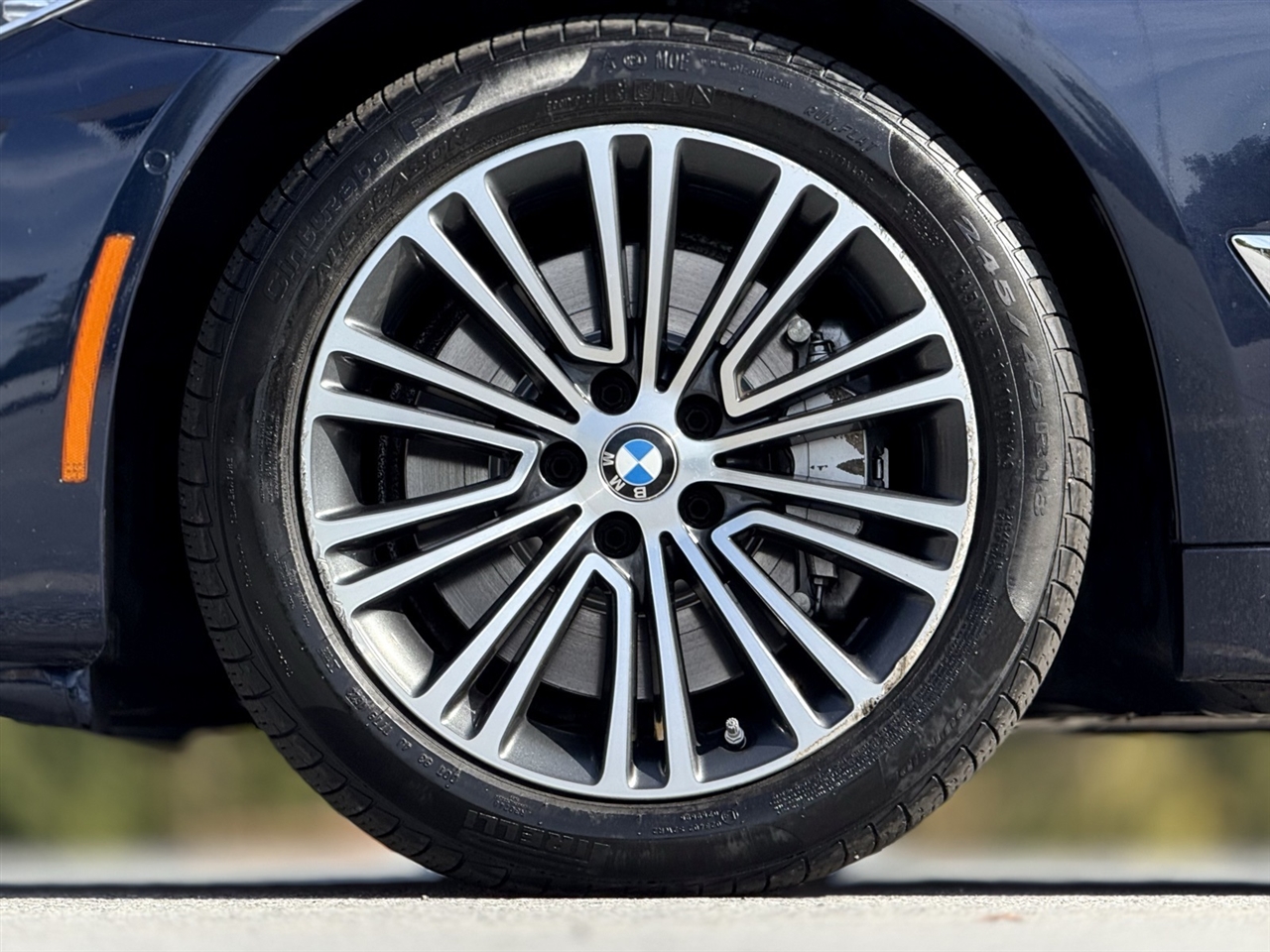 BMW 5 Series  2017 BMW 5 Series  2017