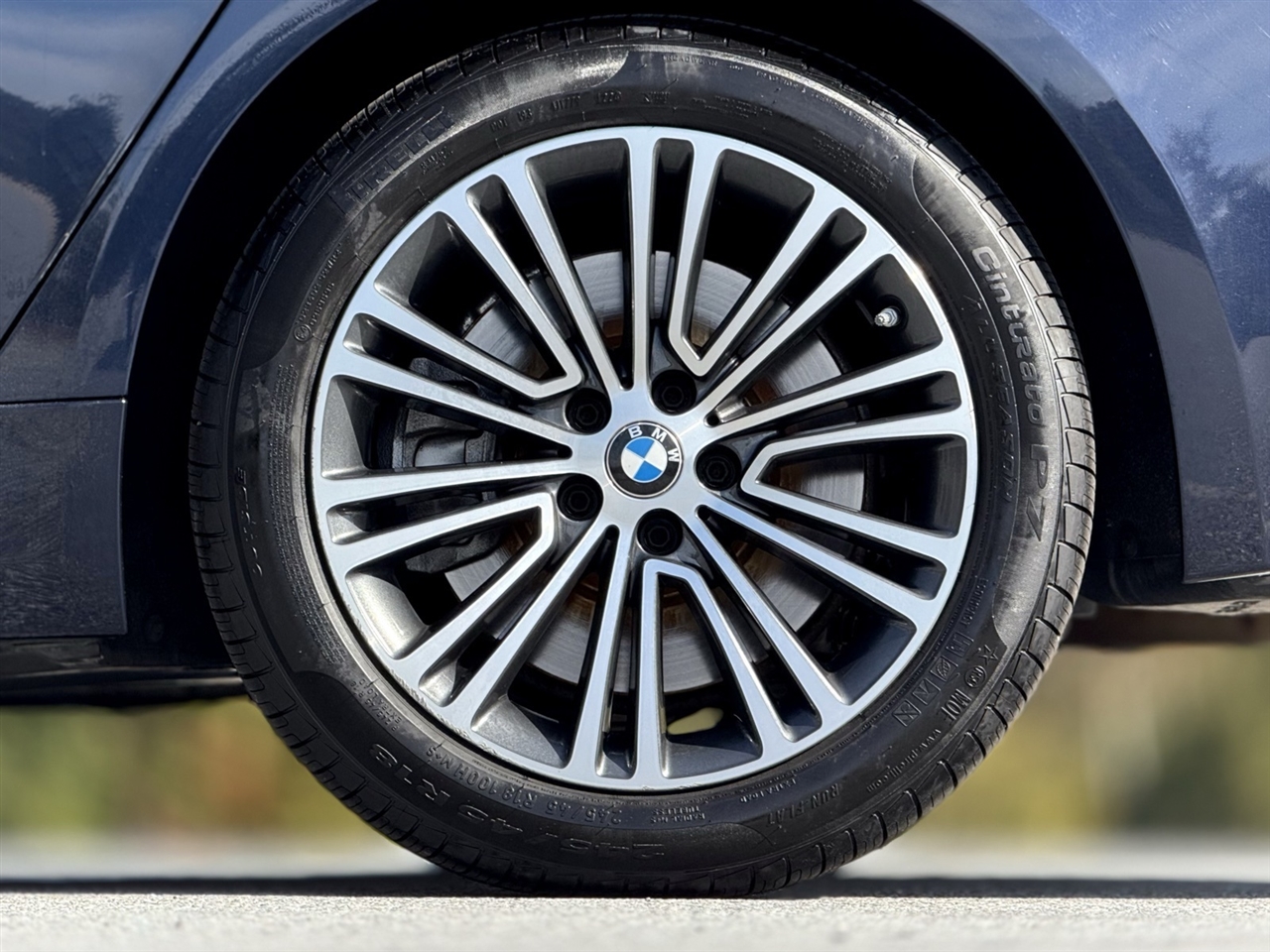 BMW 5 Series  2017 BMW 5 Series  2017