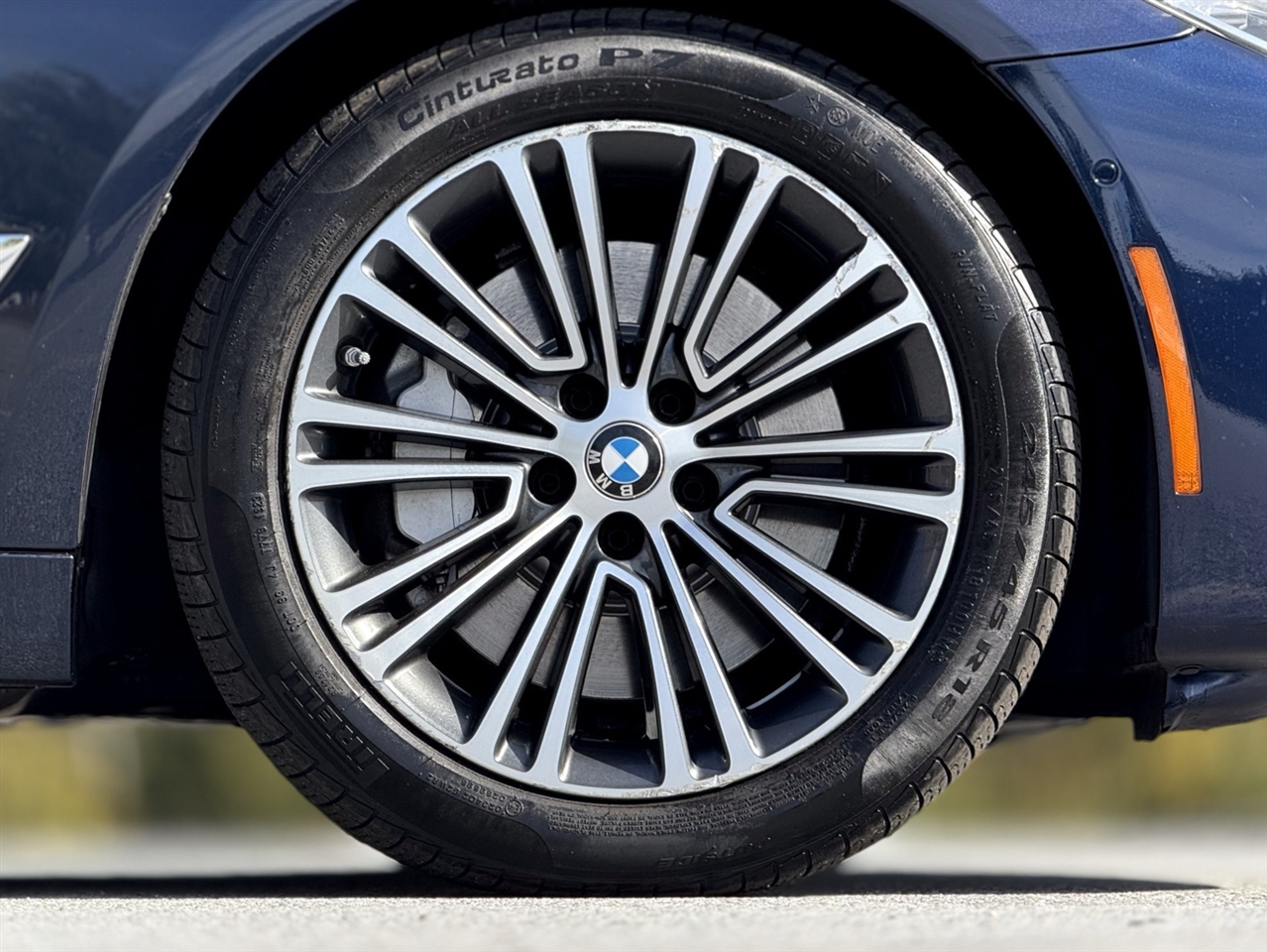 BMW 5 Series  2017 BMW 5 Series  2017