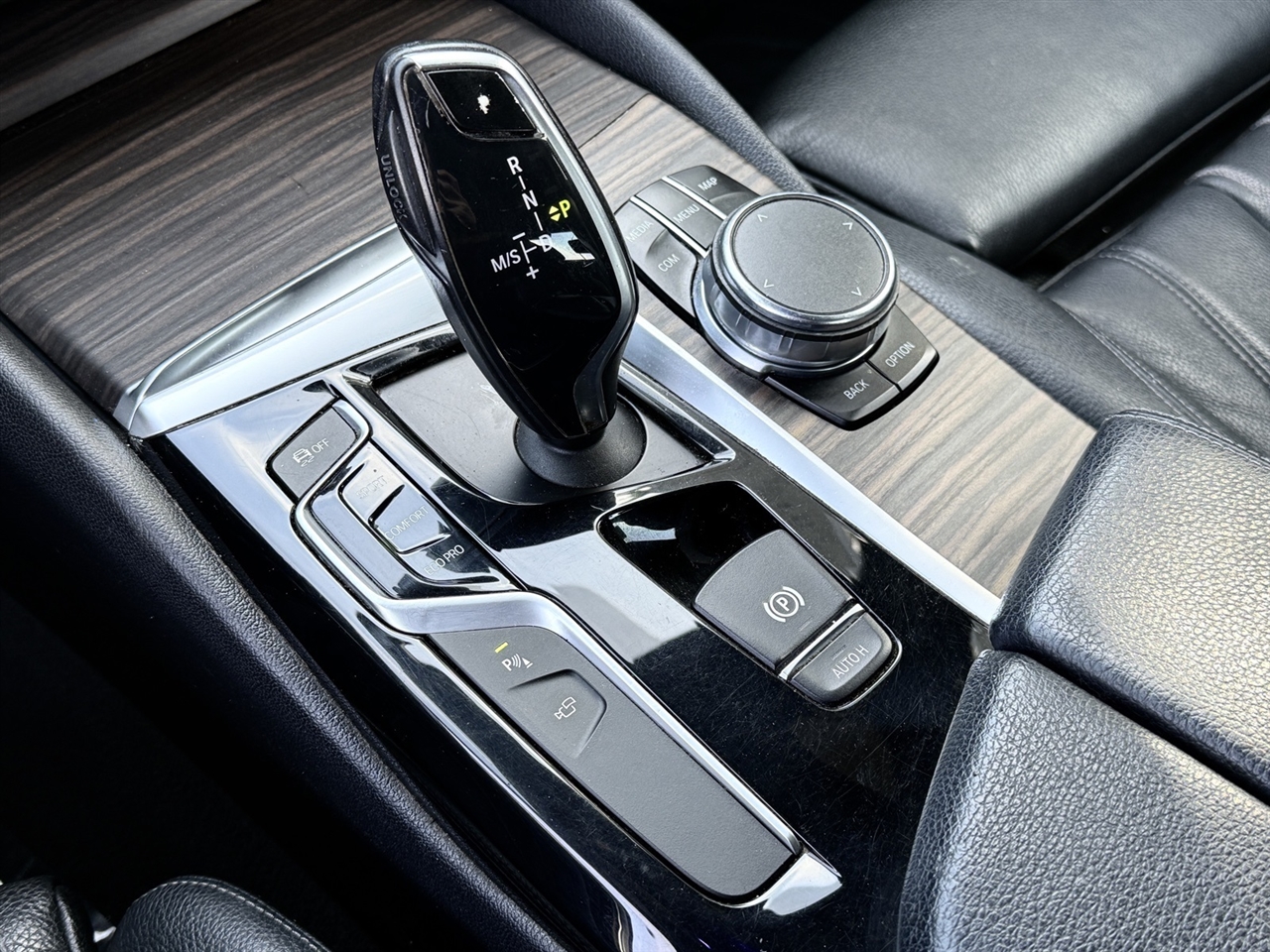 BMW 5 Series  2017 BMW 5 Series  2017