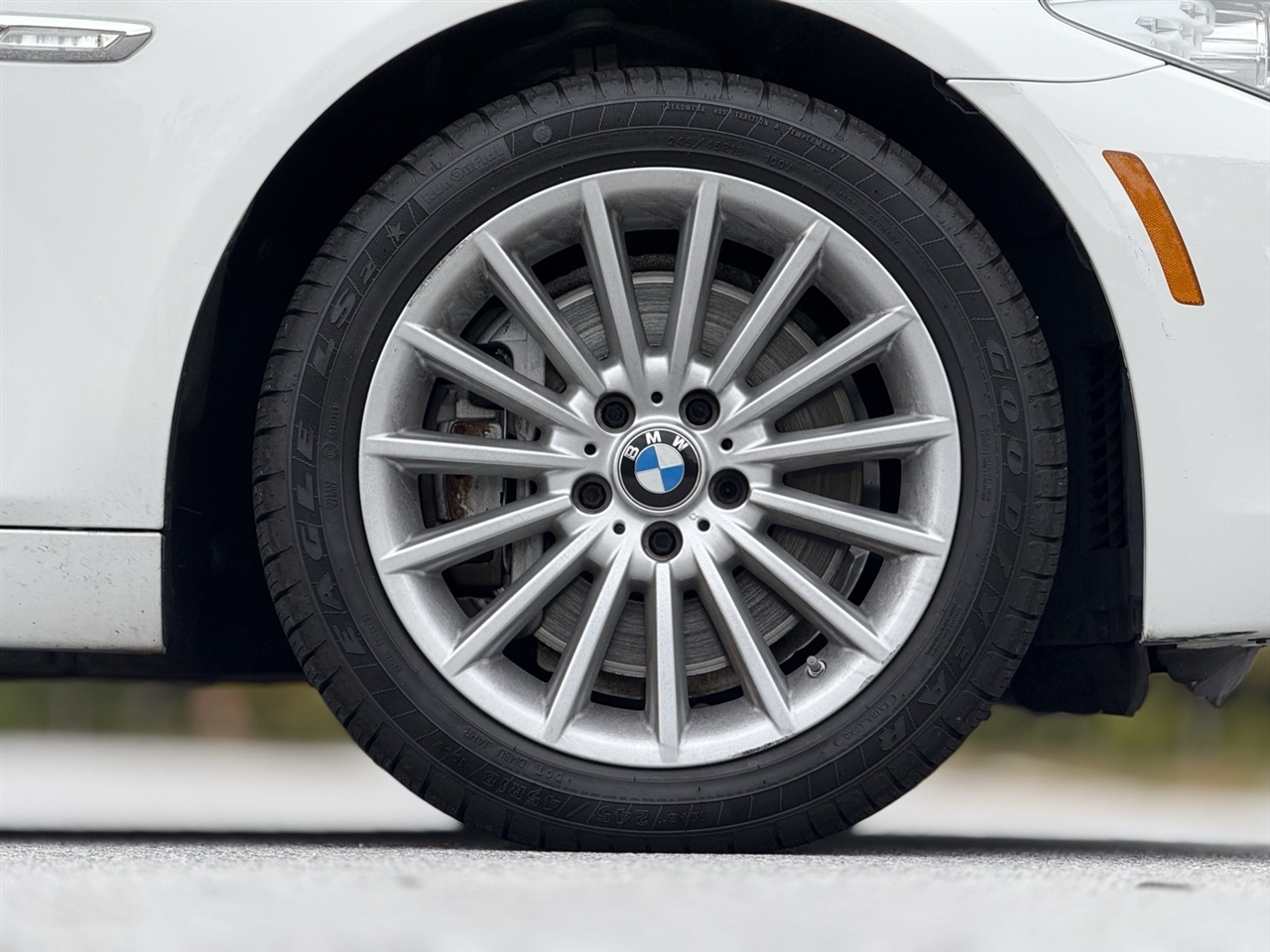 BMW 5 Series  2013 BMW 5 Series  2013