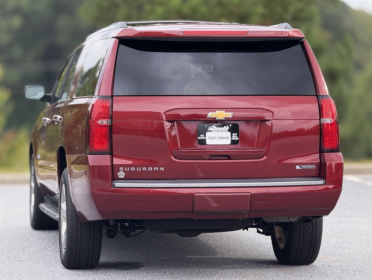 2017 Chevrolet Suburban Premier photo 4