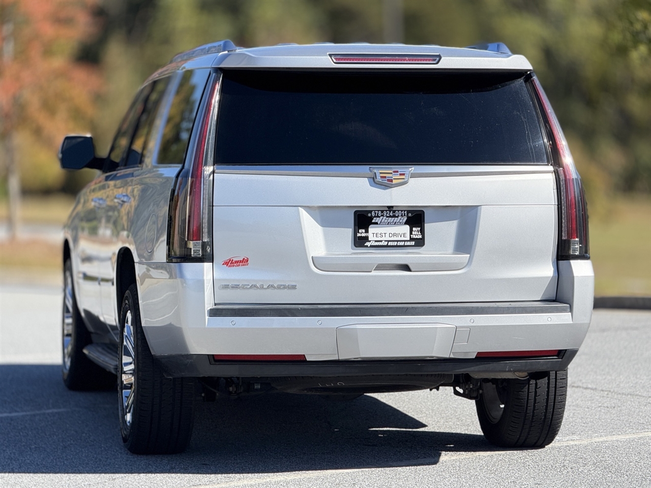 2016 Cadillac Escalade Base photo 4