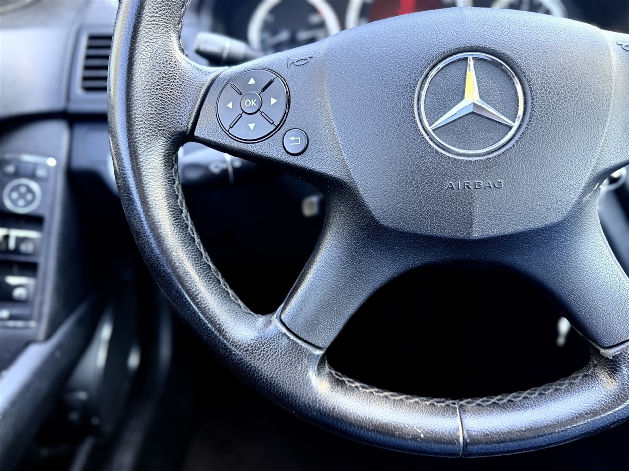 Mercedes-Benz C-Class  2009 Mercedes-Benz C-Class  2009