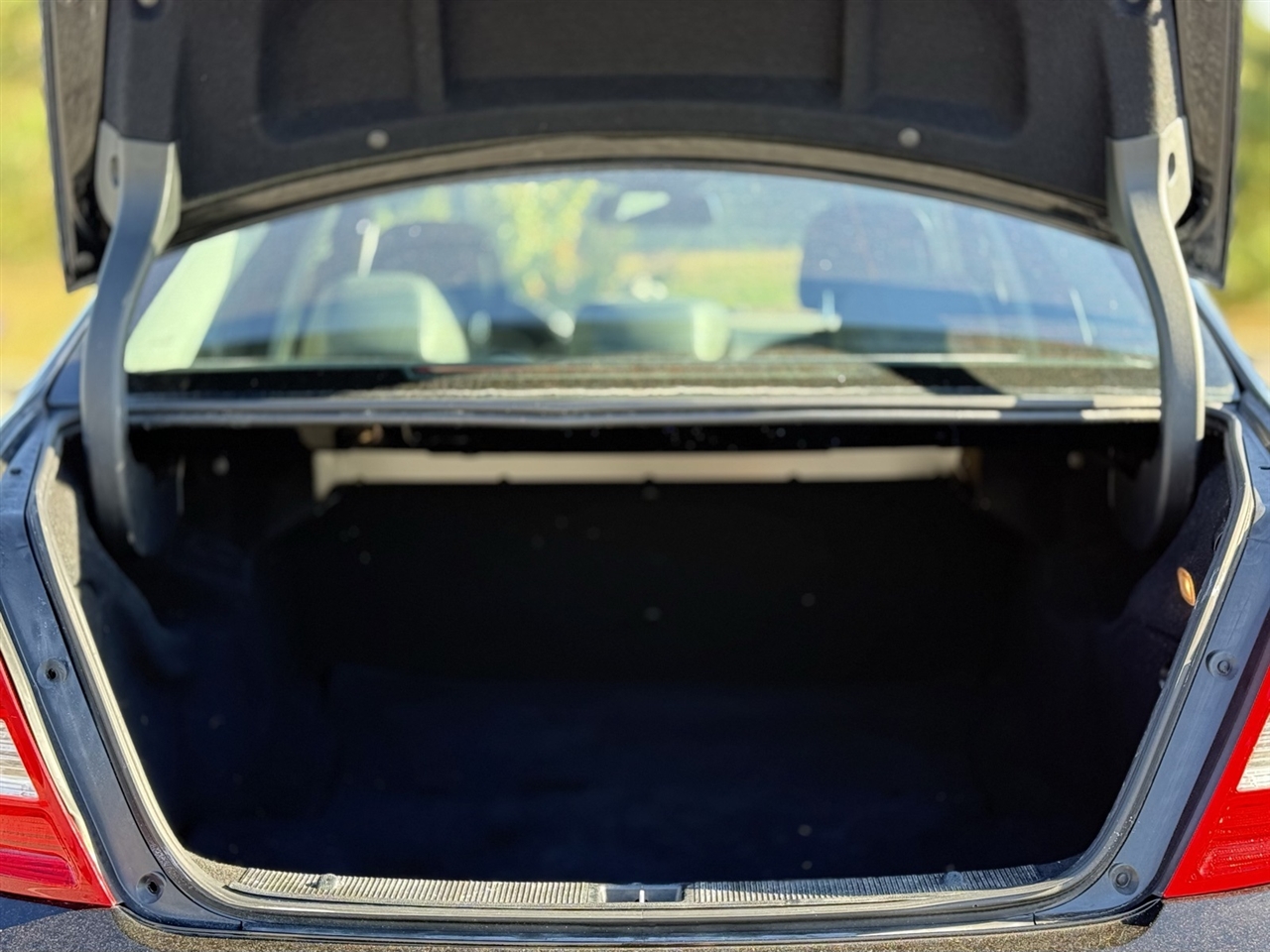 Mercedes-Benz C-Class  2009 Mercedes-Benz C-Class  2009