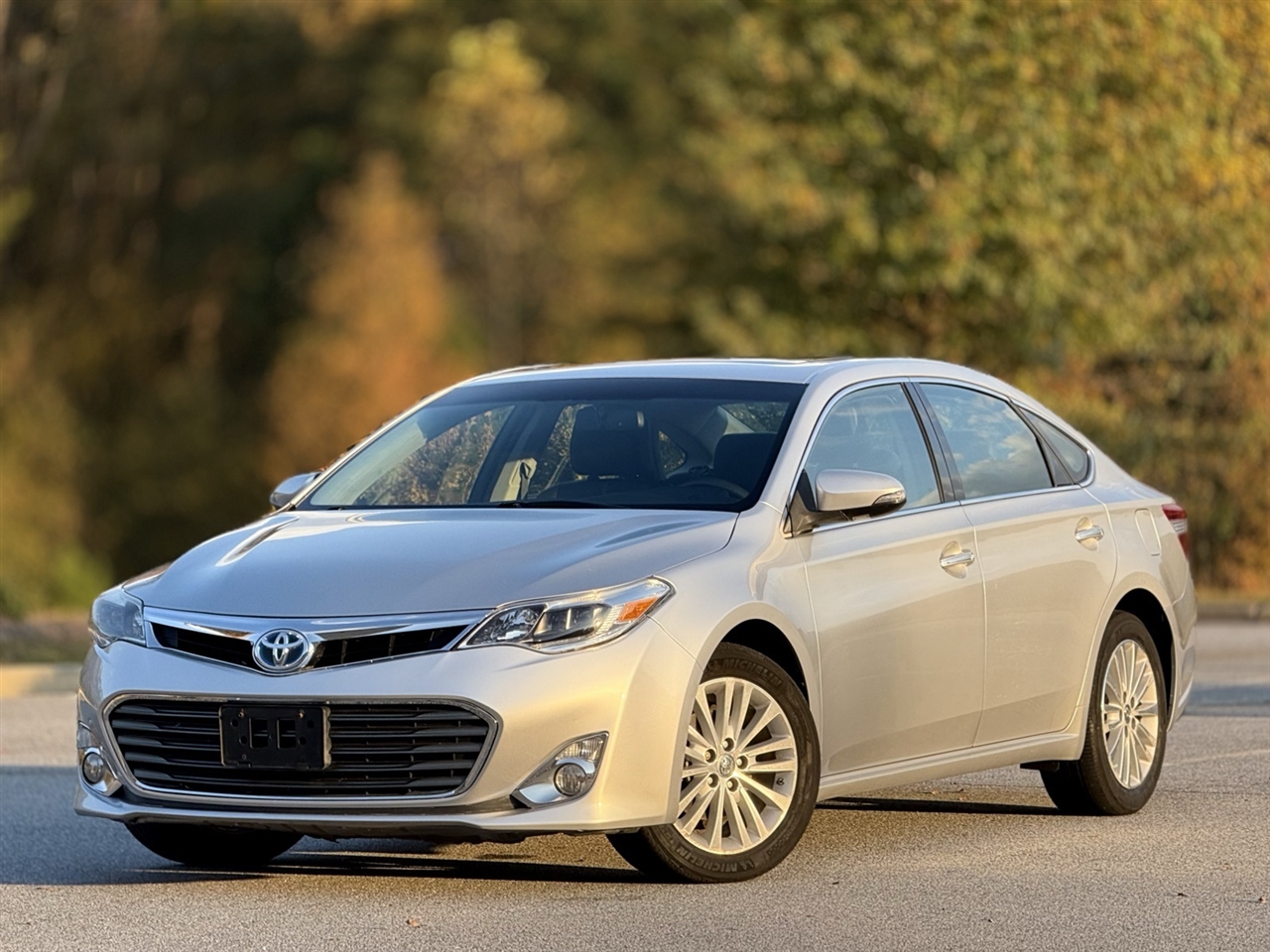 Toyota Avalon Hybrid  2013