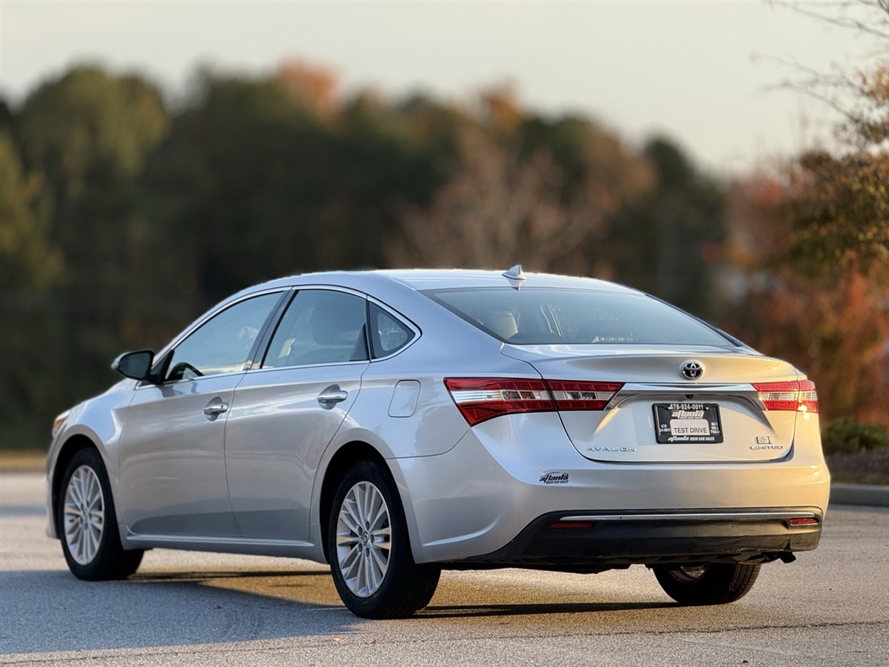 Toyota Avalon Hybrid  2013