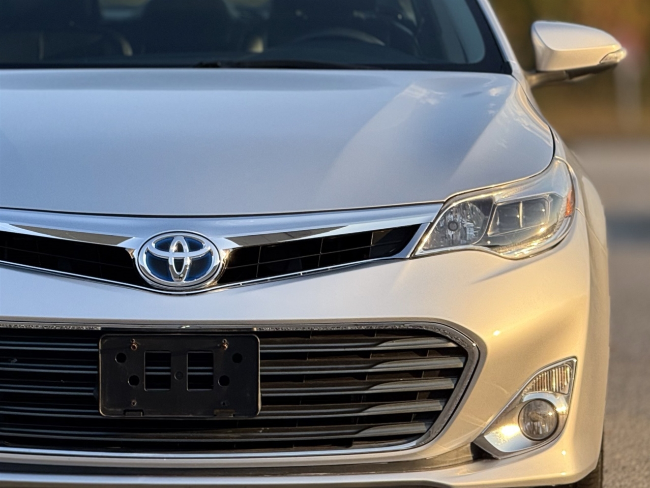 Toyota Avalon Hybrid  2013