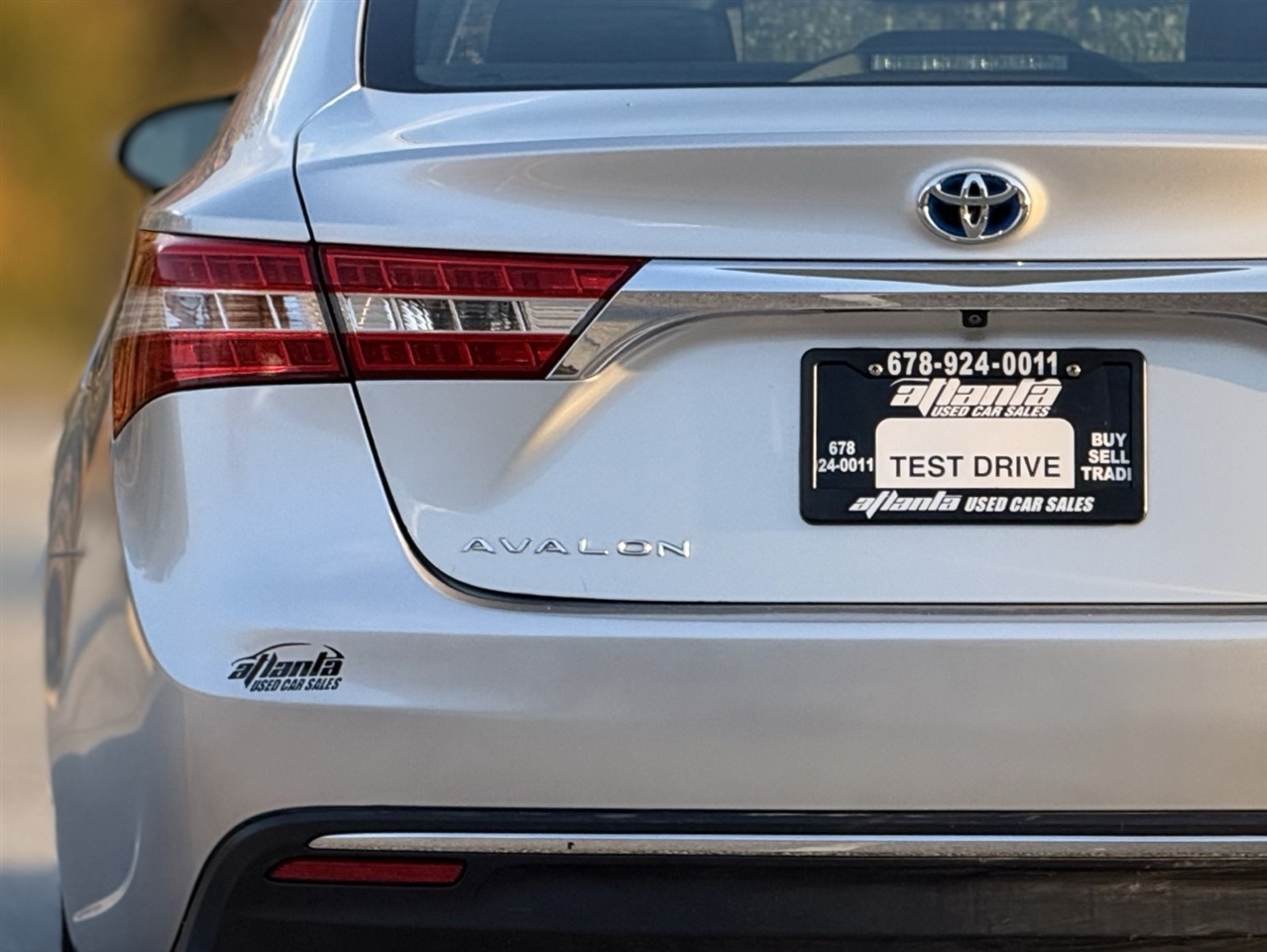 Toyota Avalon Hybrid  2013
