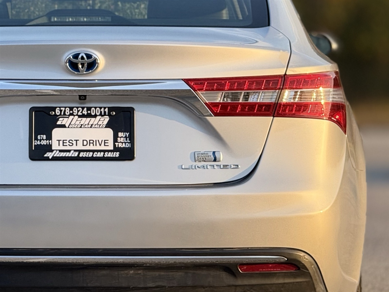 Toyota Avalon Hybrid  2013