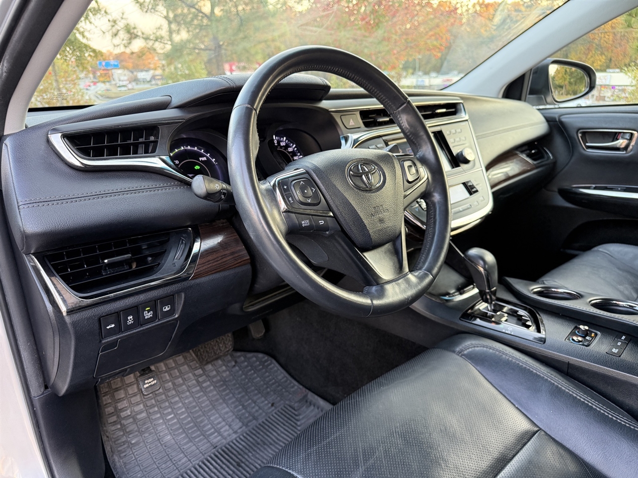 Toyota Avalon Hybrid  2013