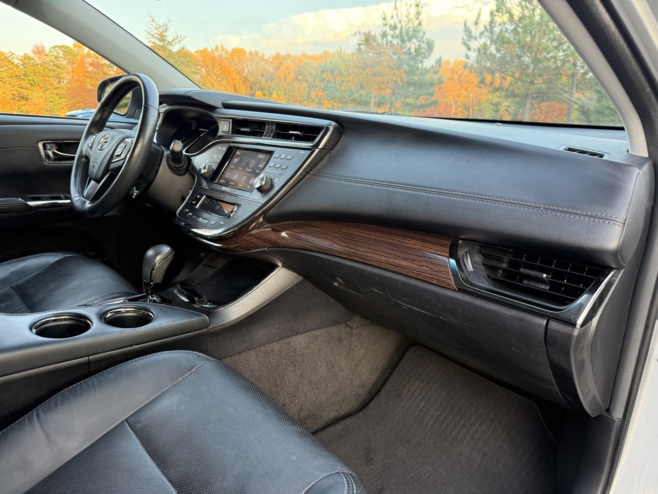 Toyota Avalon Hybrid  2013