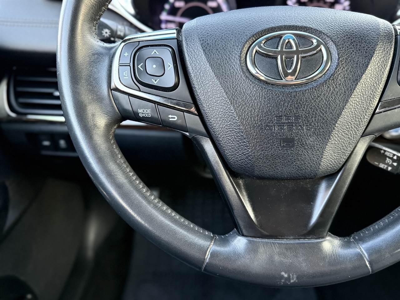 Toyota Avalon Hybrid  2013