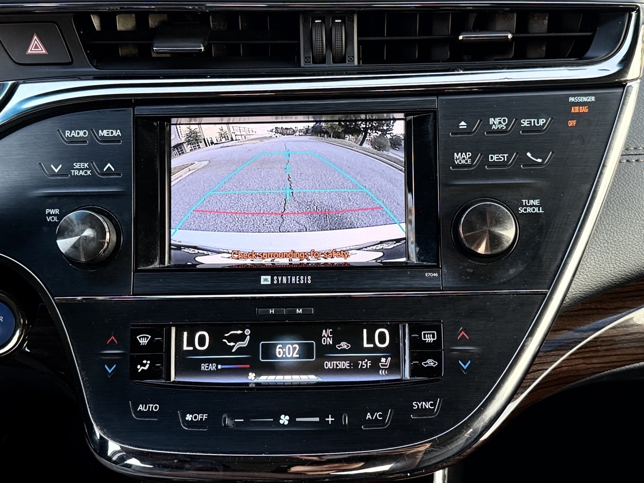 Toyota Avalon Hybrid  2013