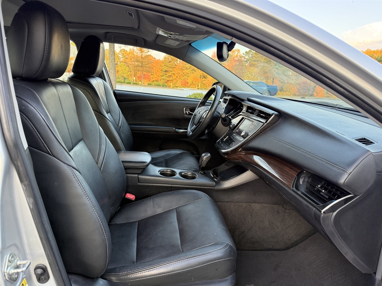 Toyota Avalon Hybrid  2013