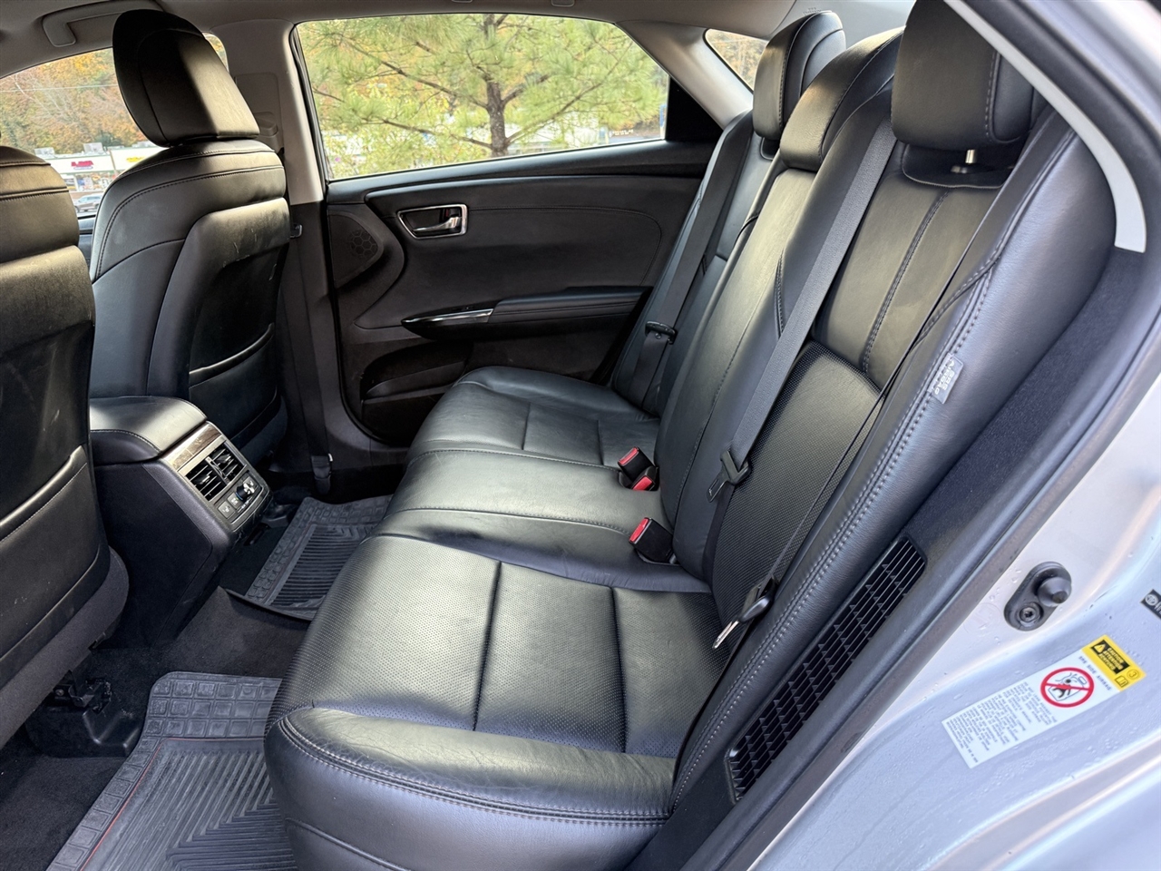 Toyota Avalon Hybrid  2013