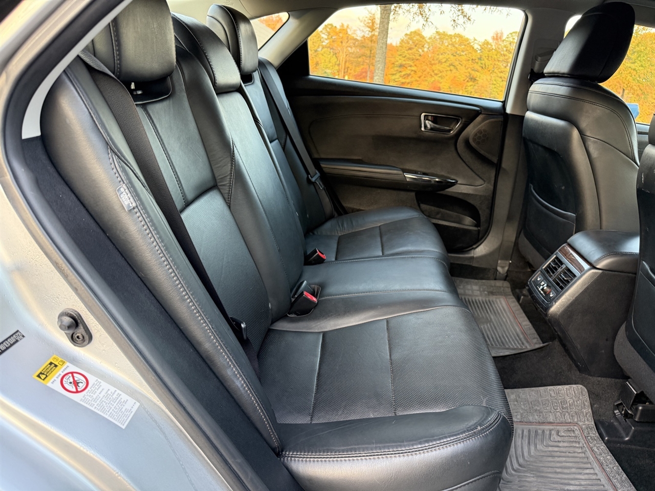 Toyota Avalon Hybrid  2013