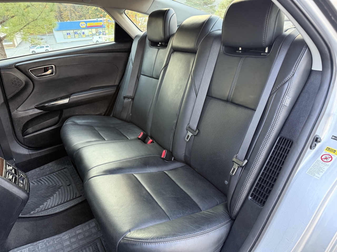 Toyota Avalon Hybrid  2013