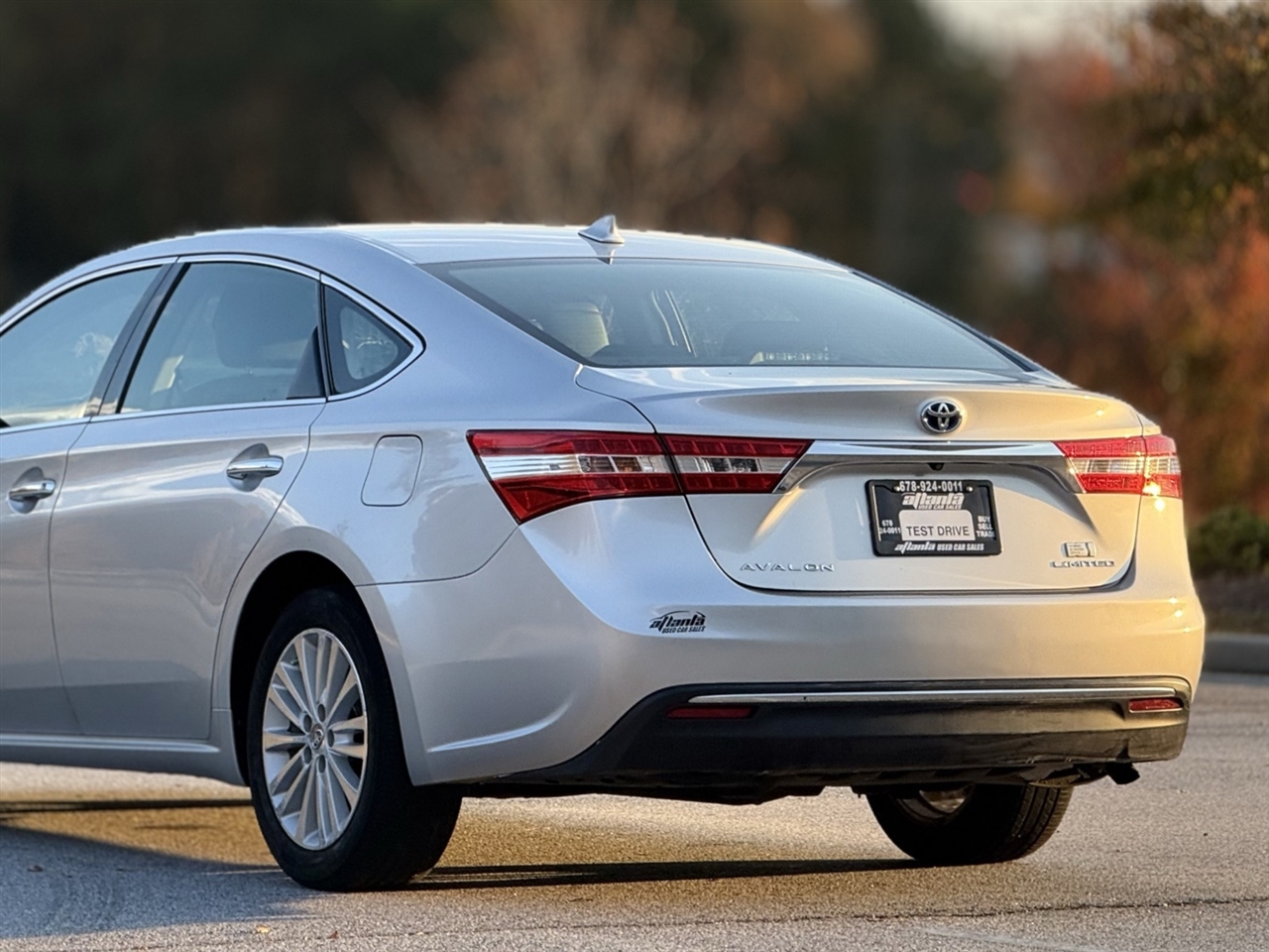 Toyota Avalon Hybrid  2013