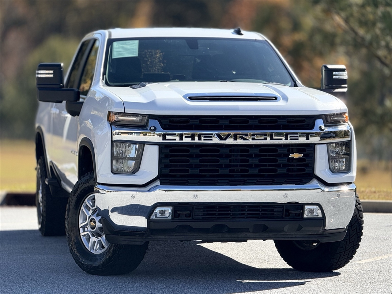 2020 Chevrolet Silverado 2500HD LT photo 3