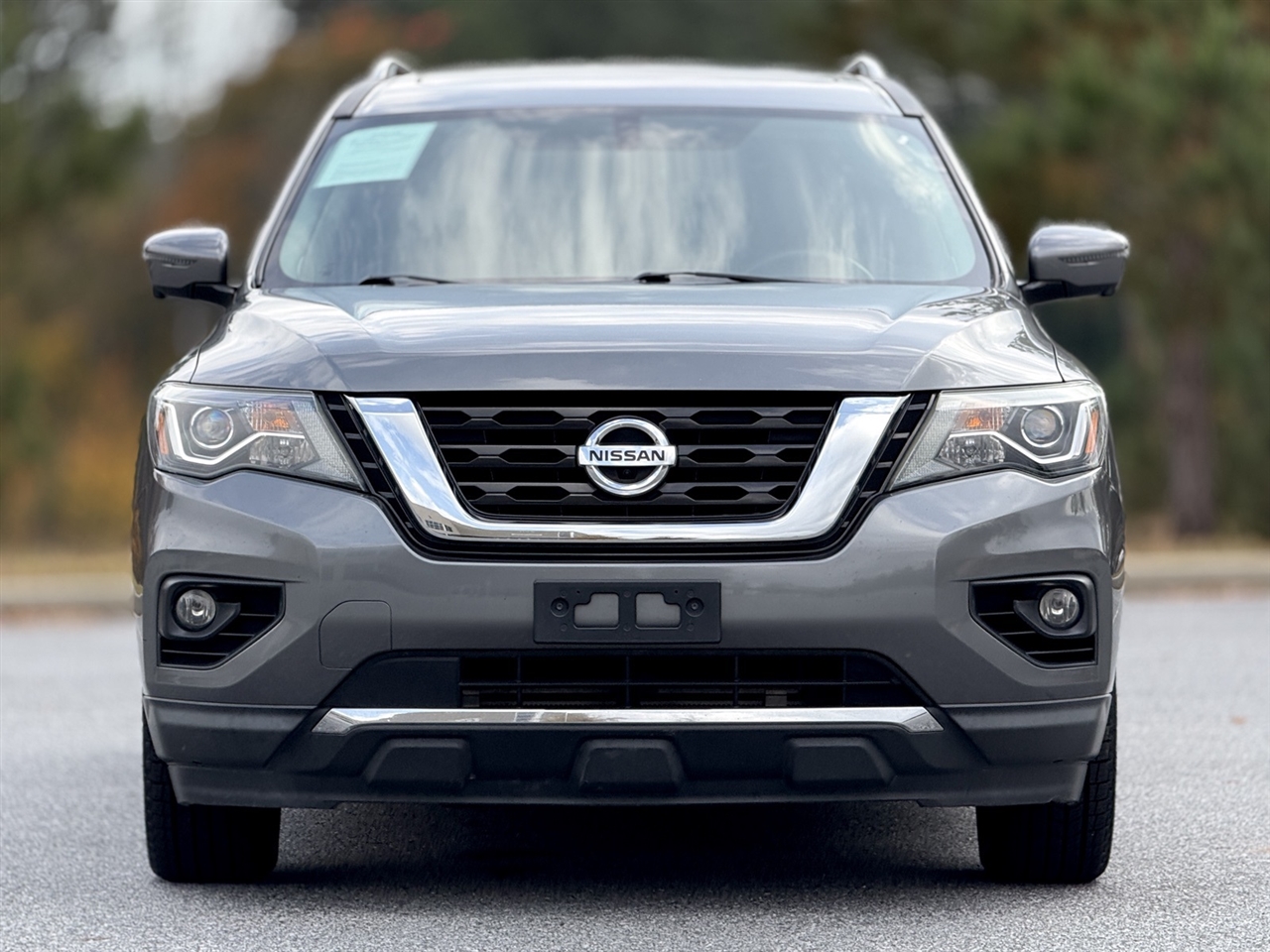 2018 Nissan Pathfinder Platinum photo 2