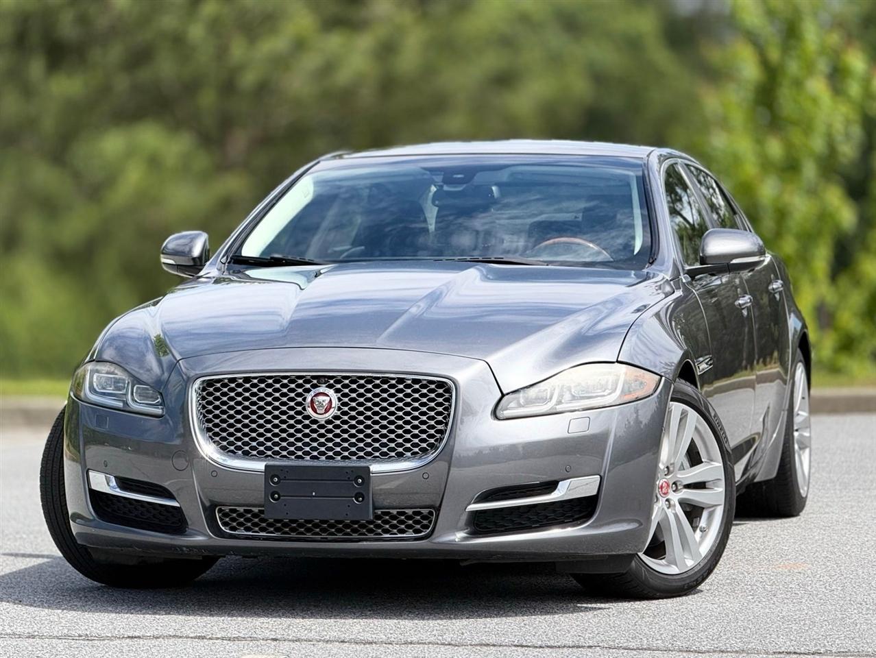 Jaguar XJ  2016