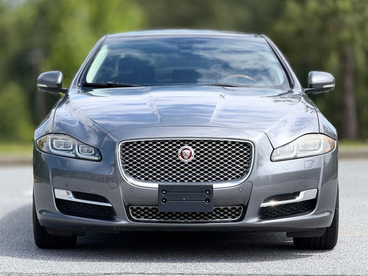 Jaguar XJ  2016