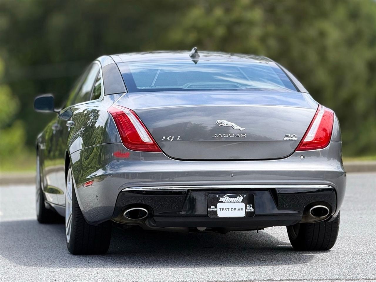 Jaguar XJ  2016