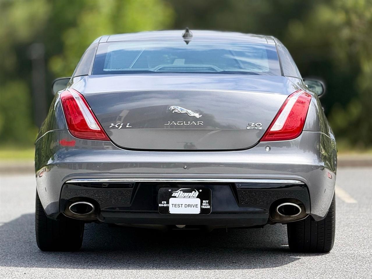 Jaguar XJ  2016