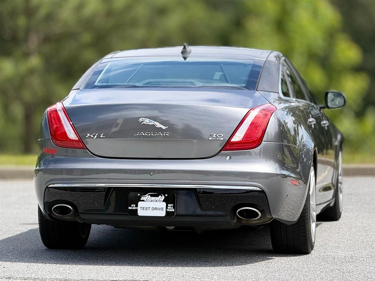 Jaguar XJ  2016