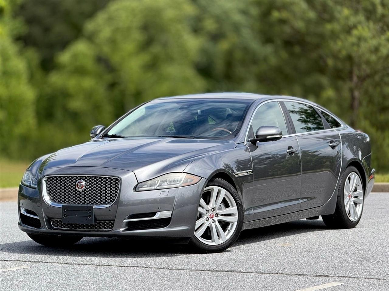 Jaguar XJ  2016
