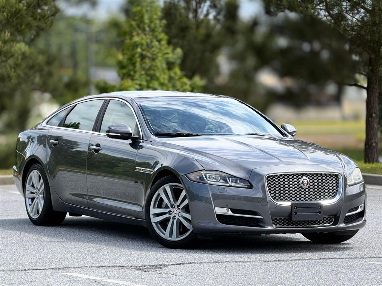 Jaguar XJ  2016
