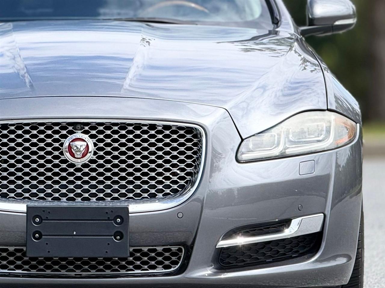 Jaguar XJ  2016