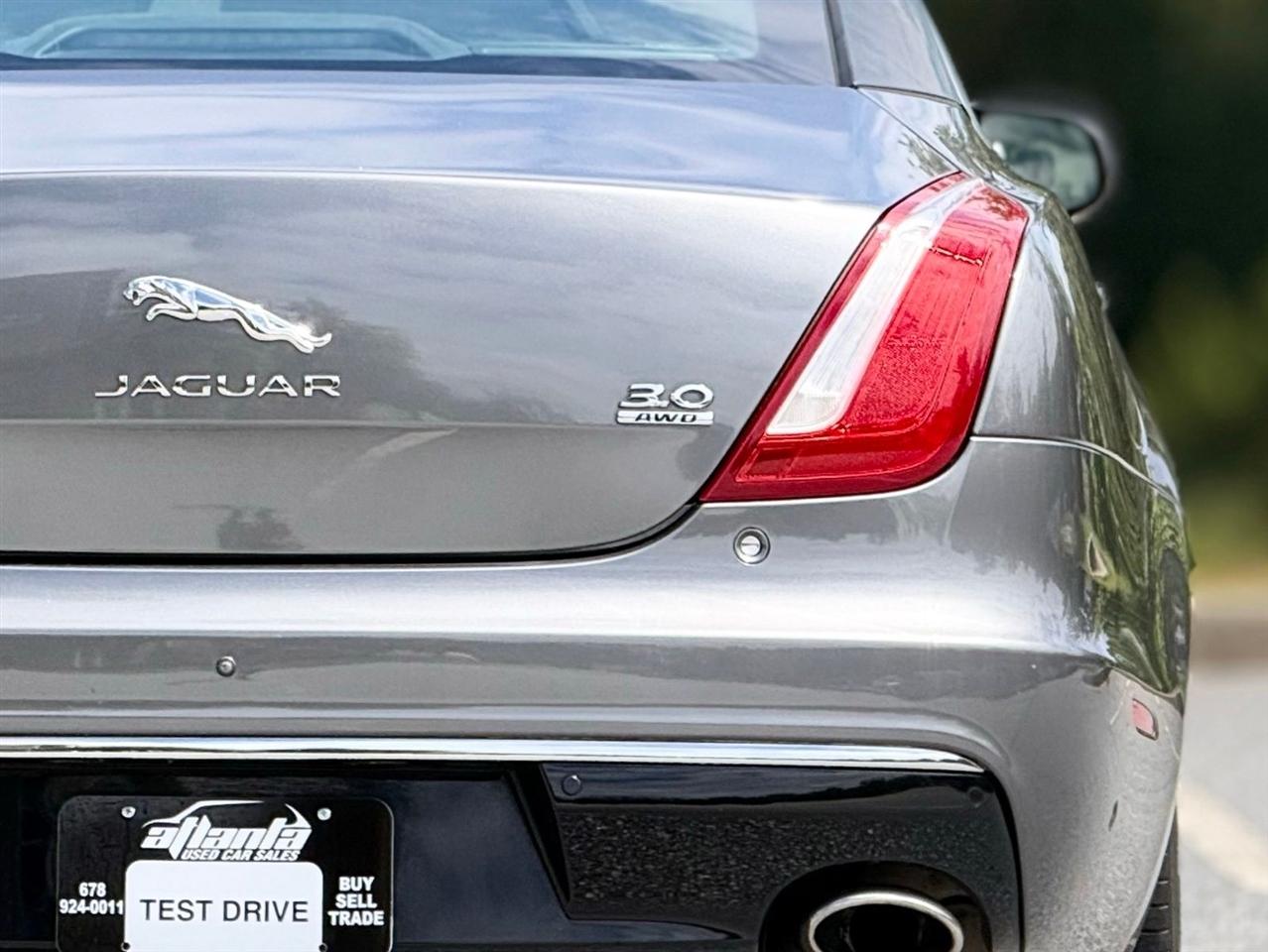 Jaguar XJ  2016