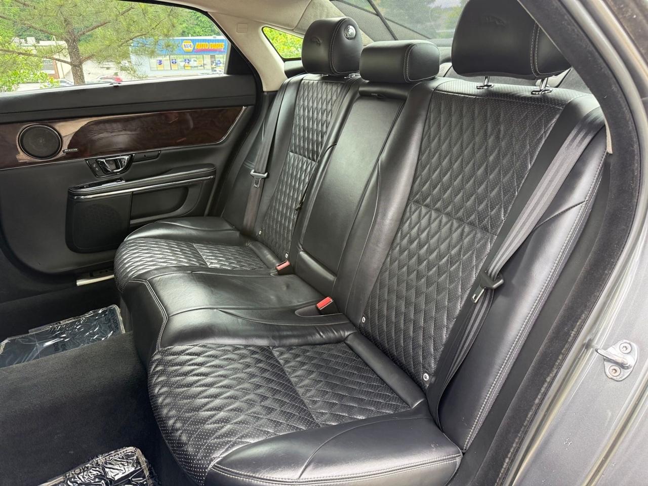 Jaguar XJ  2016