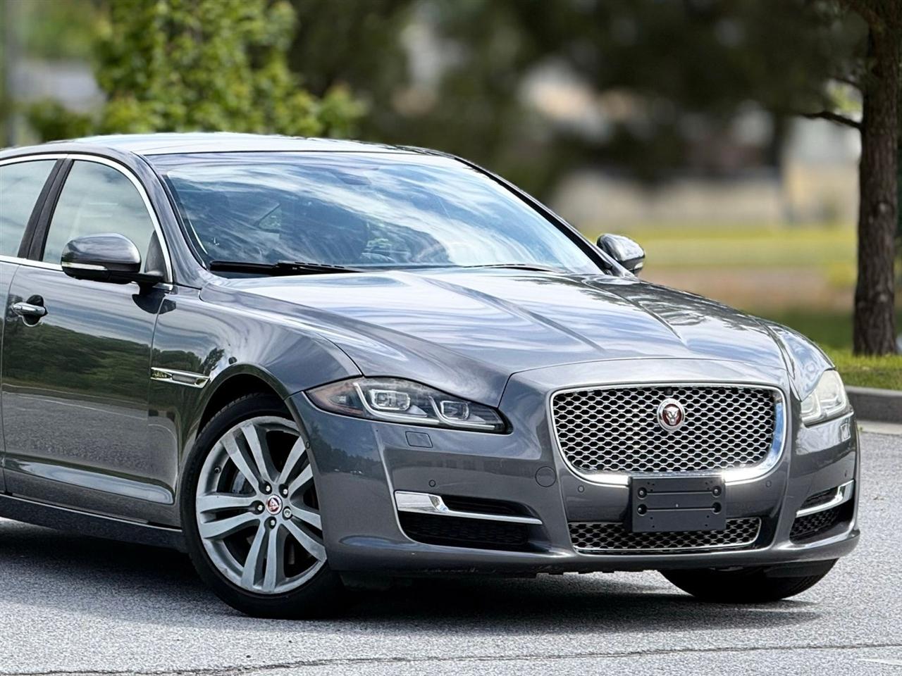 Jaguar XJ  2016