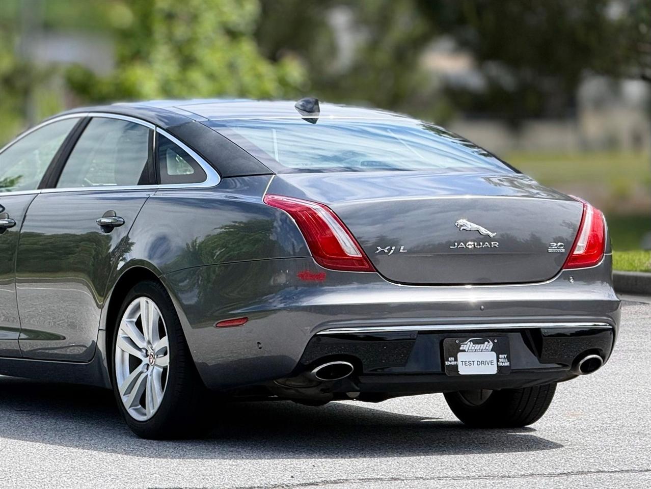 Jaguar XJ  2016