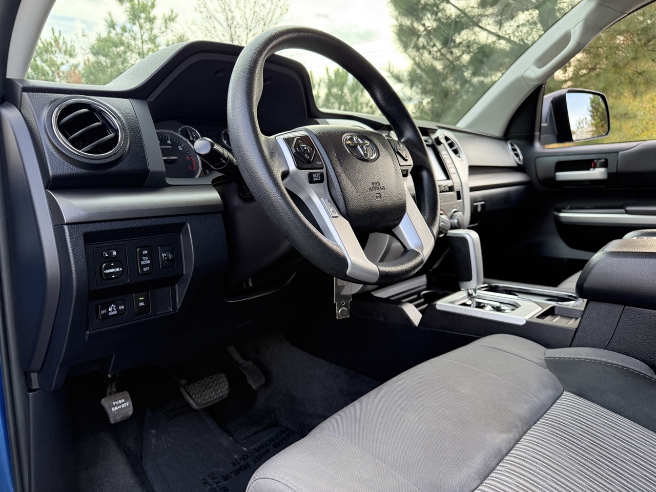 2017 Toyota Tundra SR5