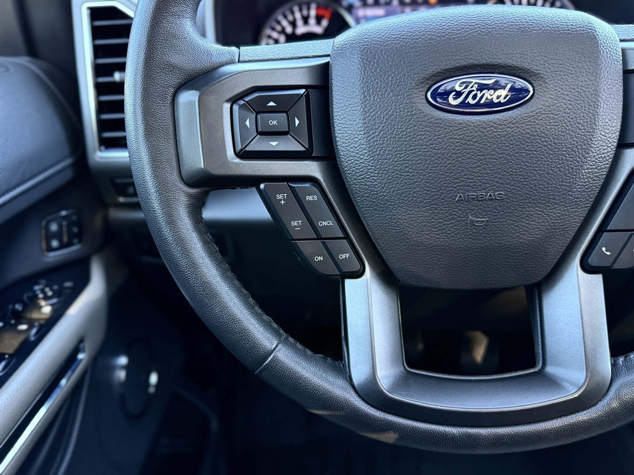 Ford Expedition  2020