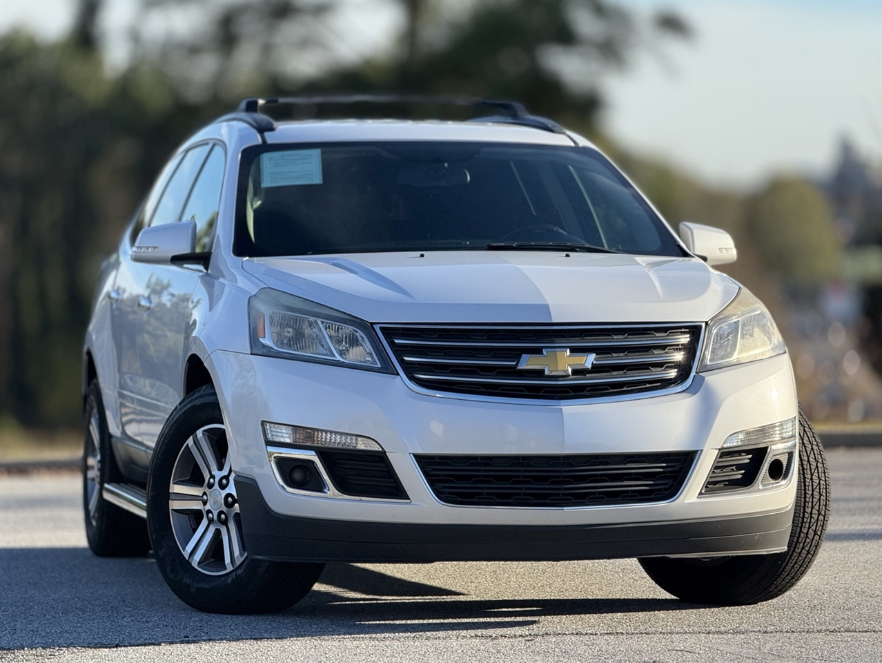 2016 Chevrolet Traverse 1LT photo 3