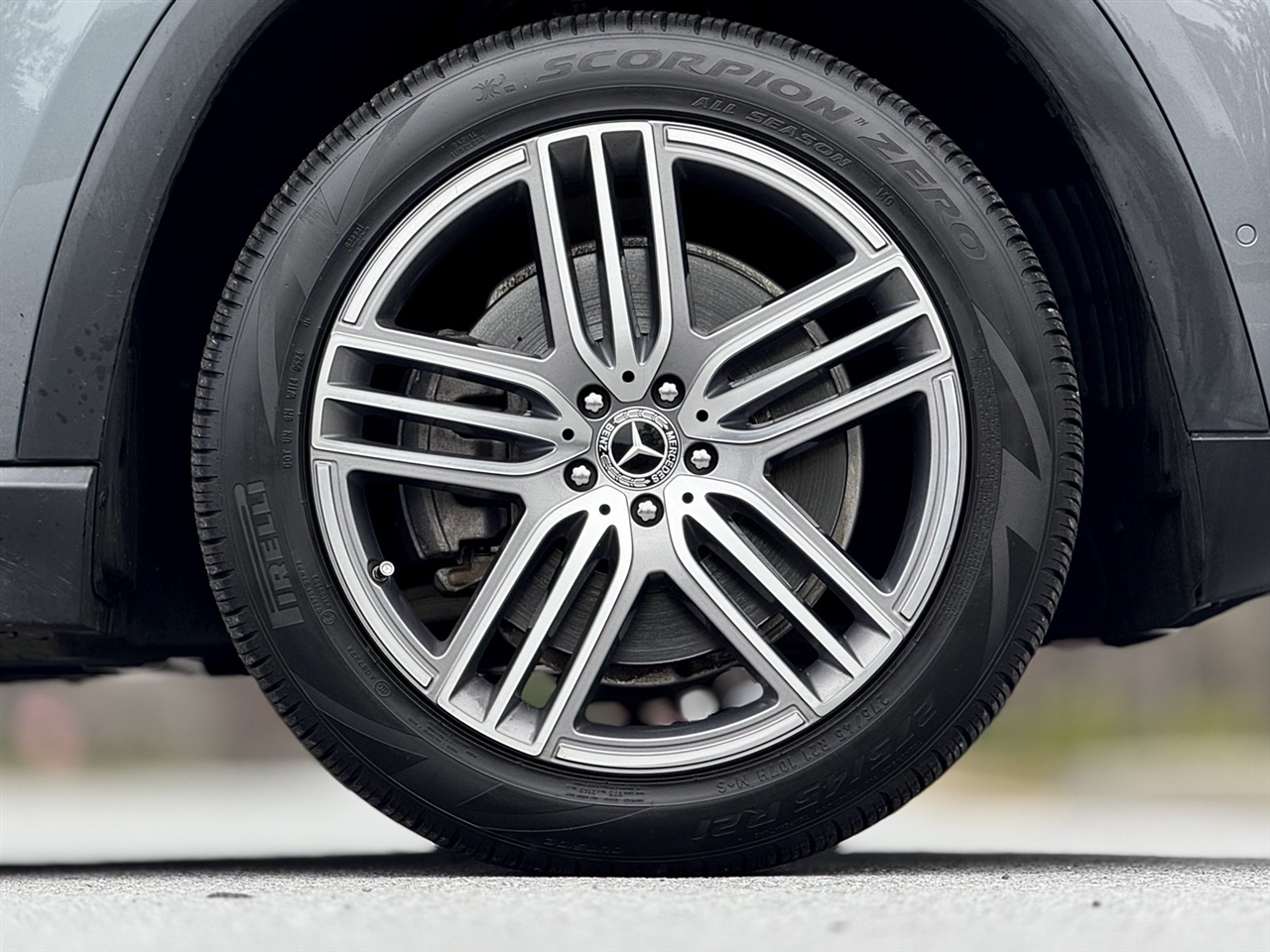 Mercedes-Benz GLS  2022