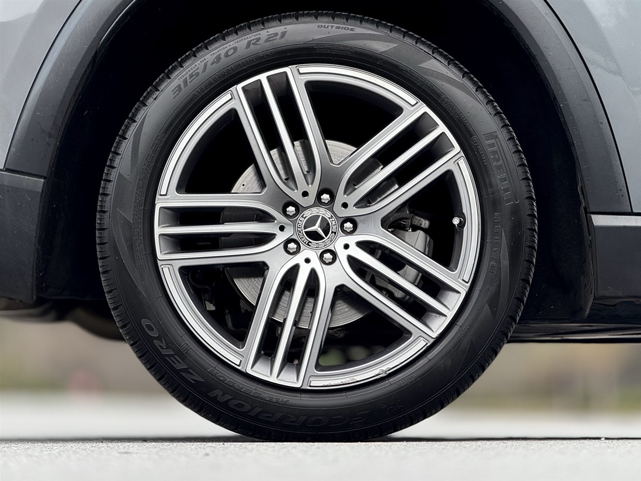 Mercedes-Benz GLS  2022