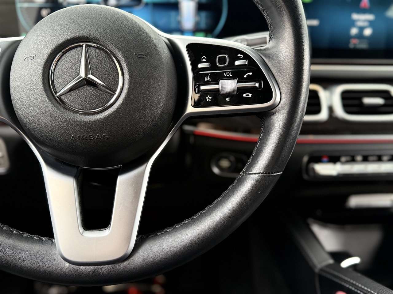 Mercedes-Benz GLS  2022